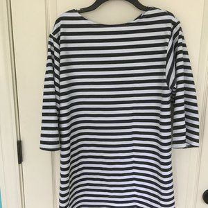 Black and white striped 3/4 length sleeve shirt